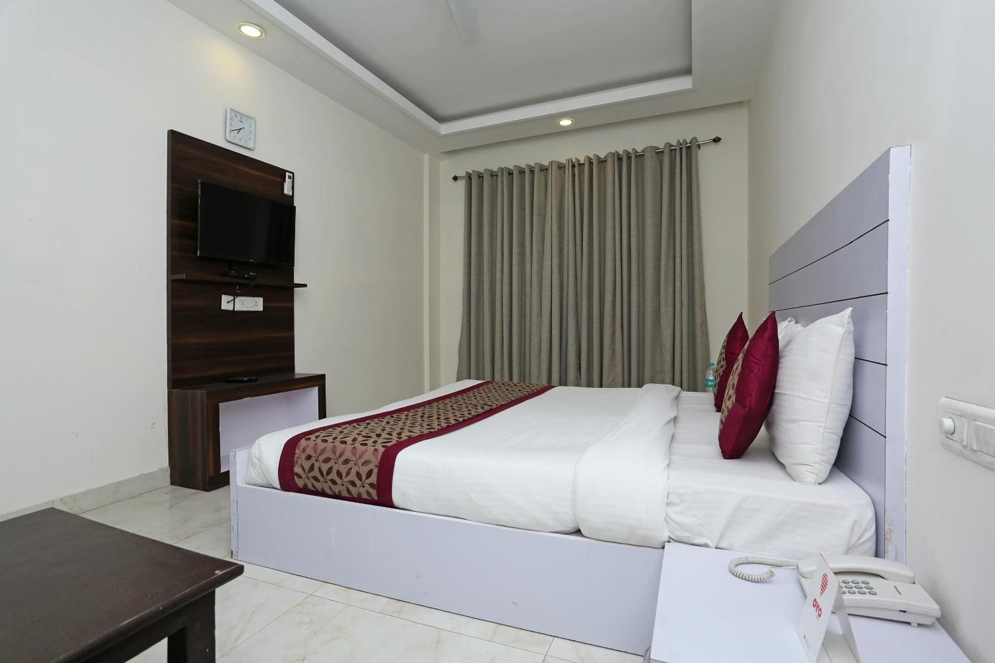 Hotel O Lakshya Yeni Delhi Dış mekan fotoğraf