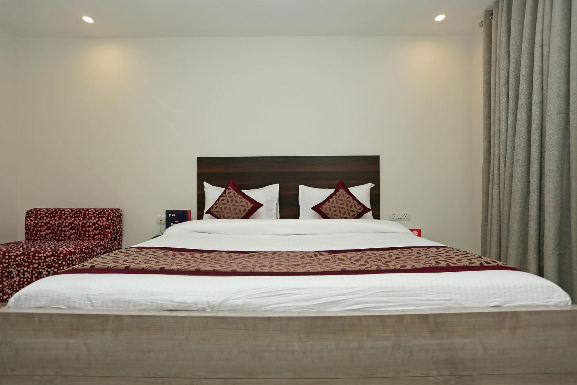 Hotel O Lakshya Yeni Delhi Dış mekan fotoğraf