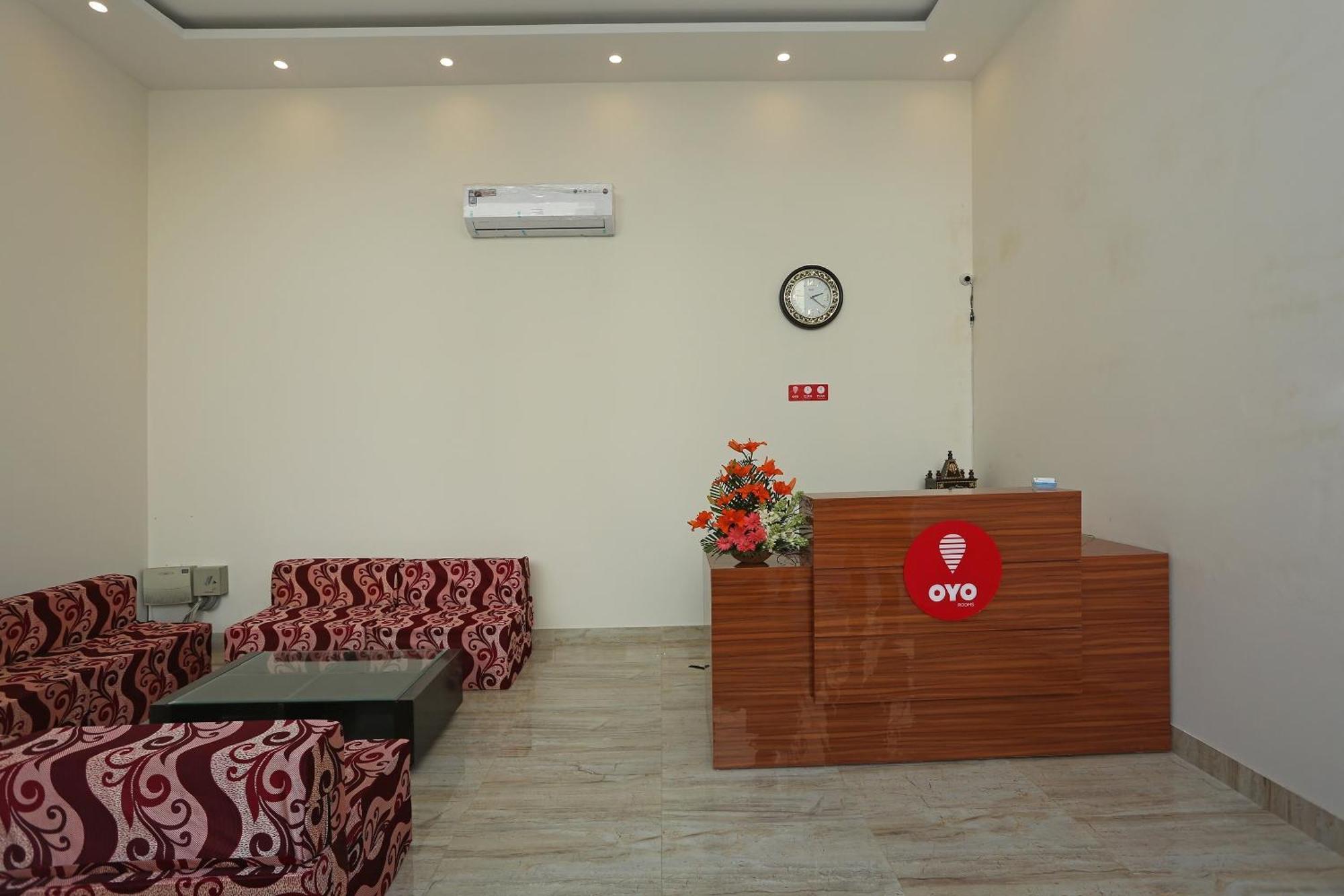 Hotel O Lakshya Yeni Delhi Dış mekan fotoğraf