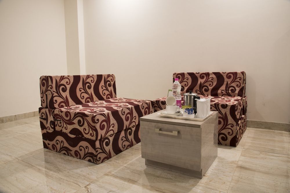 Hotel O Lakshya Yeni Delhi Dış mekan fotoğraf